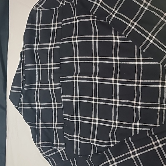 Jachs Girlfriend New York Women's' Flannel Shirt. Medium, Black, Side Pockets - Picture 11 of 11